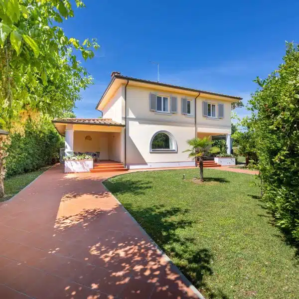 Elegant Villa with Garden in Forte dei Marmi-1_156035