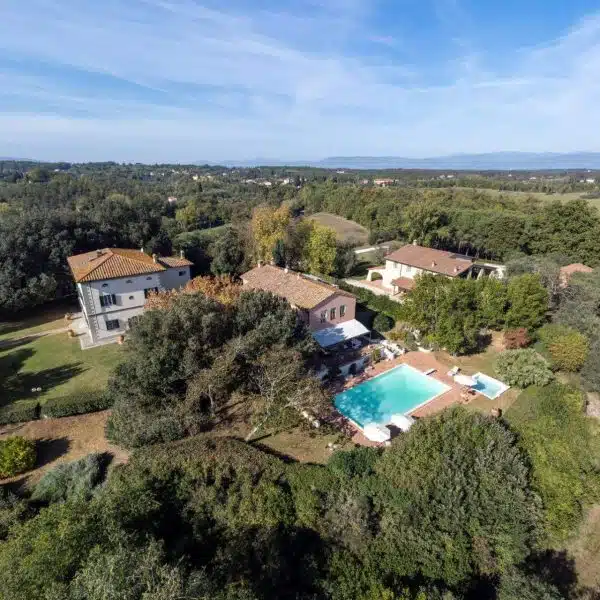 Luxury Residence with Pool and Vineyard in Florence-50_270478