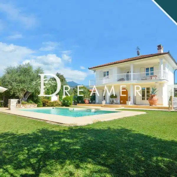 Exclusive Villa with Pool in Forte dei Marmi-0