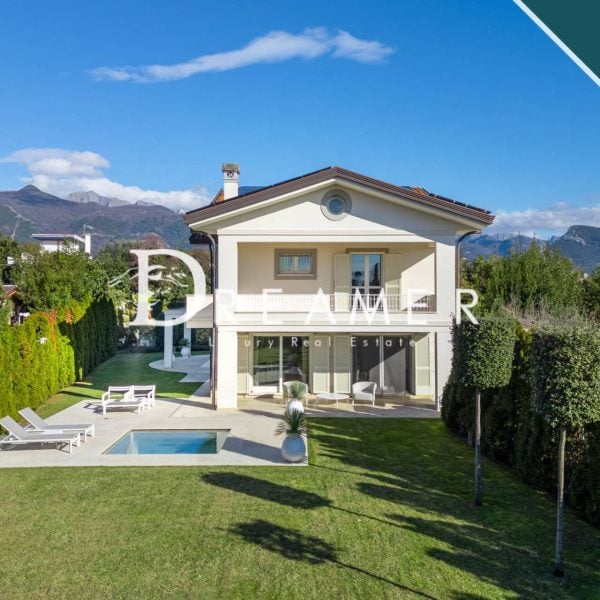 Exclusive Villa with Jacuzzi in Forte dei Marmi-1