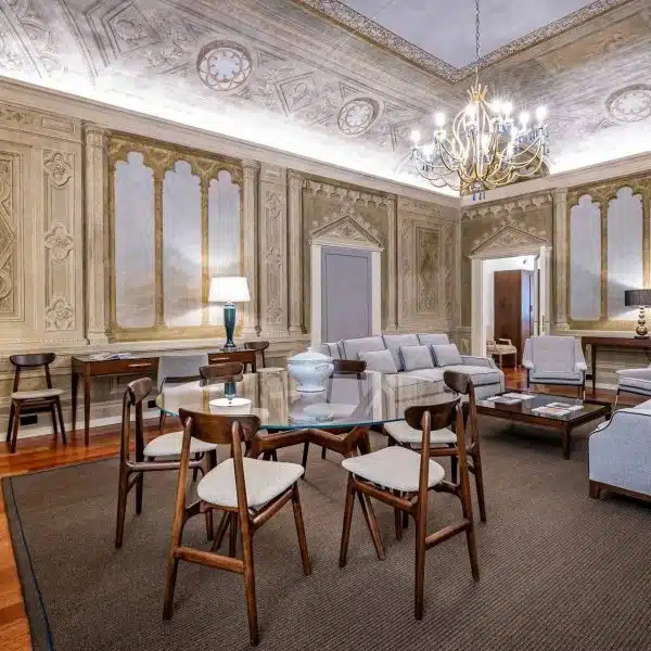 Prestigious Apartment in Historical Building, Central Florence-1_253242