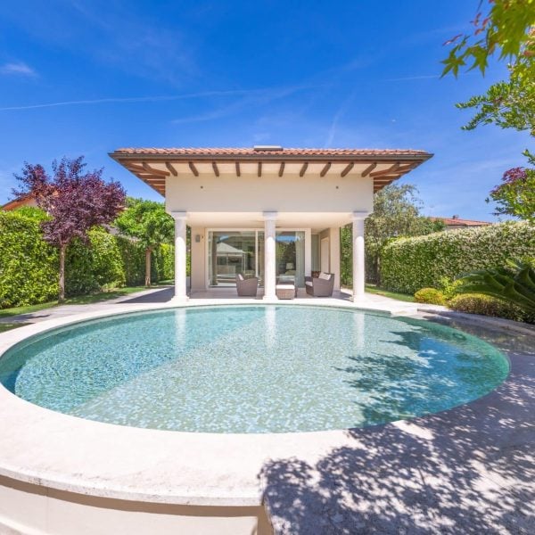 Luxury Villa with Pool in Forte dei Marmi-46_CloudDocument(id=247829, documentType=PERSISTENT, completeFilename=/prod/persistent/ca2c314b-864b-4adc-a1f6-762f6839c077/Stunning-Villa-for-sale-Forte-dei-Marmi-13033.jpg, thumbnailFilename=/prod/persistent/ca2c314b-864b-4adc-a1f6-762f6839c077/Stunning-Villa-for-sale-Forte-dei-Marmi-13033_thumb.jpg, mimeType=image/jpeg, description=null, metadata=null, owner=null, downloadCode=null, expirationDate=null, docCategory=null, wordpressId=109351, linkedDocumentUrl=https://storage.googleapis.com/dreamer-394011-static-web-resource/advertisements/IMM-13033/247829.jpg, sortNumber=46, watermarkedImage=null, extra=null)