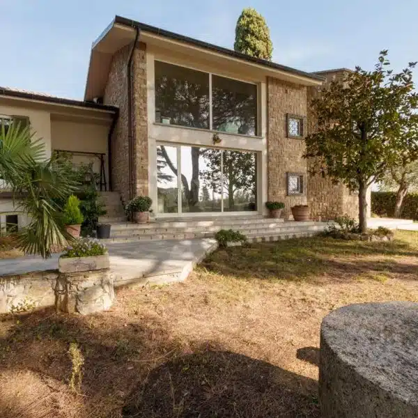 Modern and Bright 500 sqm Villa with Garden in the Hills of Montecatini Terme, Pistoia-0_264904