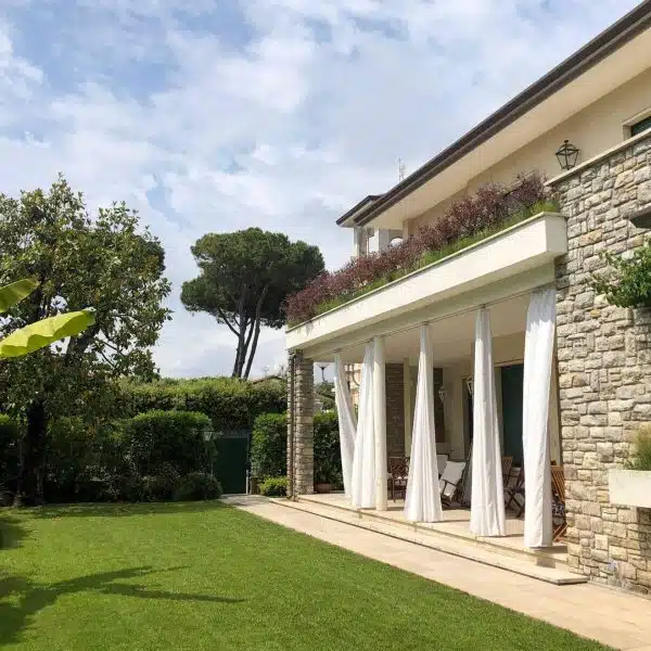 Wonderful 1950s Villa with Garden in Forte dei Marmi, Tuscany-0_265147