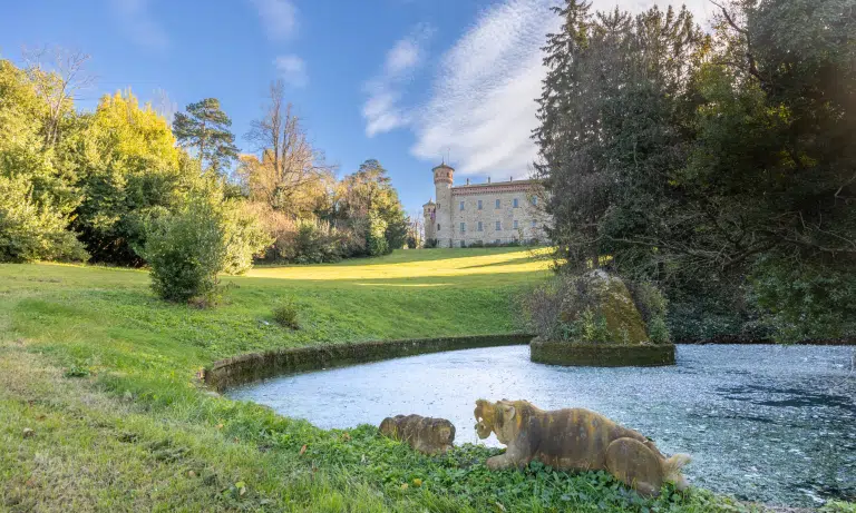 collecting luxury homes: investing in high-end villas as a business opportunity